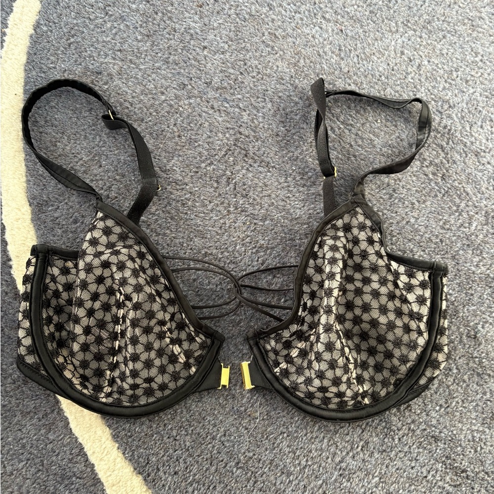 Victoria's Secret Black and Gray Geometric Bra